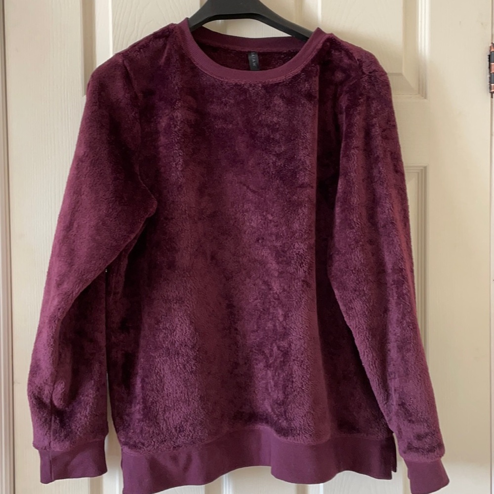 Gaiam yoga fuzzy furry sweatshirt plum